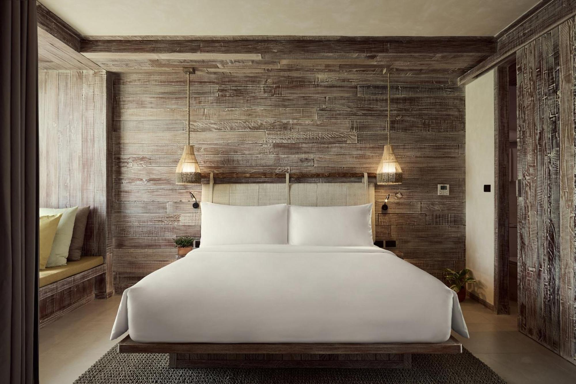 منتجع دينسو Patong المظهر الخارجي الصورة A bedroom at the hotel